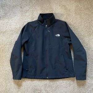 Women’s The North Face XL soft shell in black